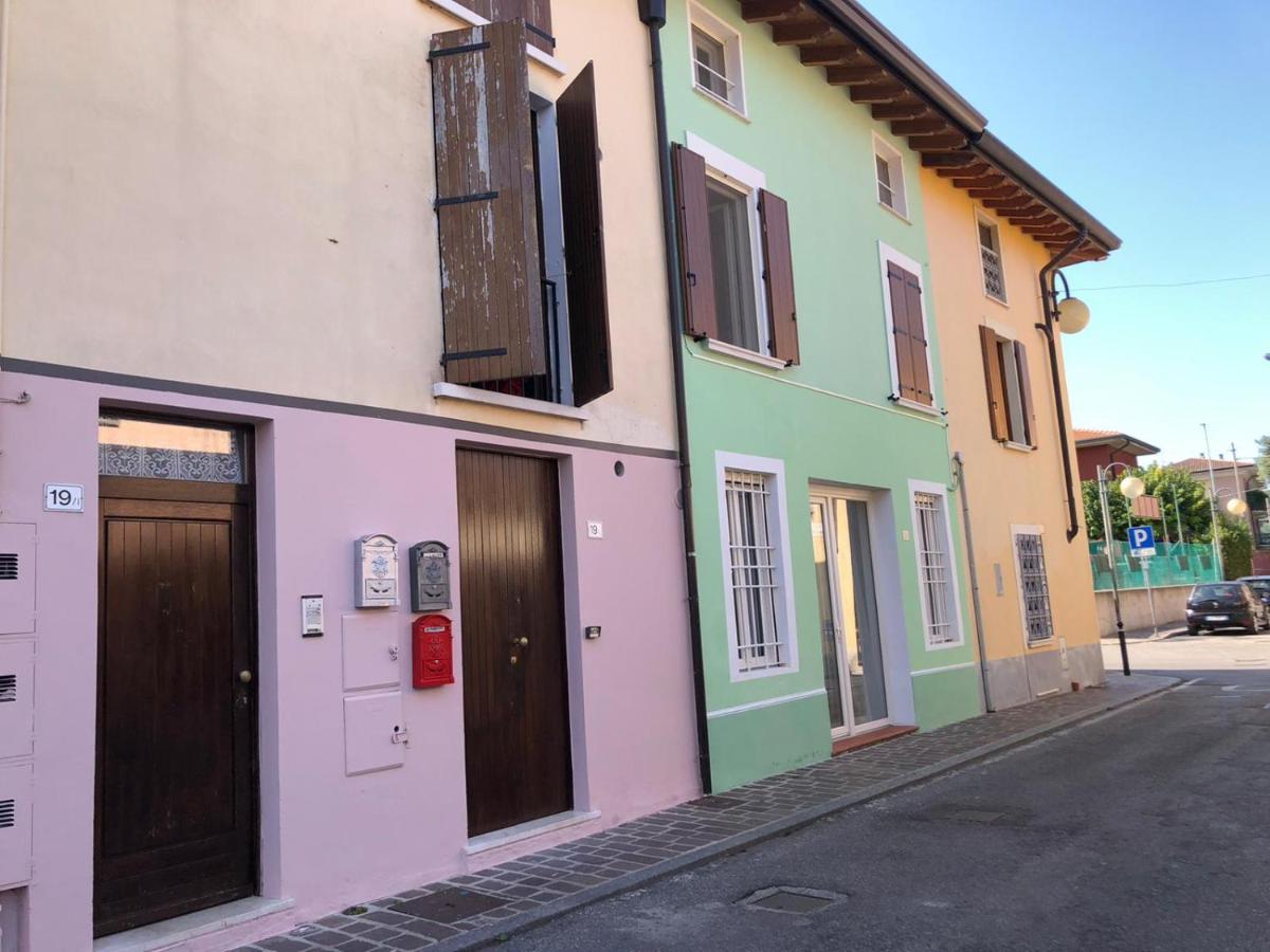 Oasi Di Paradiso - Comfy Private Apartment On Ground Floor With Terrace Desenzano del Garda Eksteriør billede