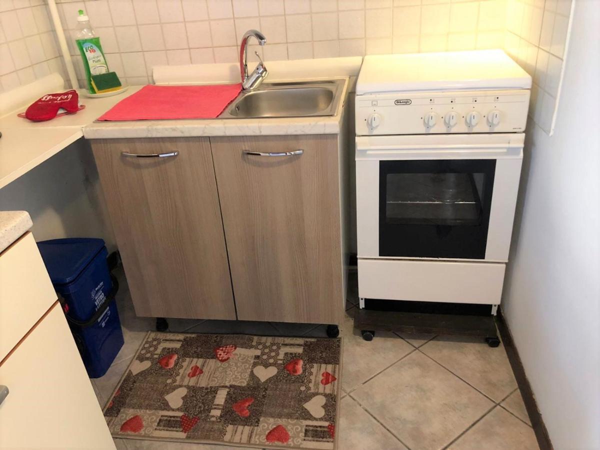 Oasi Di Paradiso - Comfy Private Apartment On Ground Floor With Terrace Desenzano del Garda Eksteriør billede