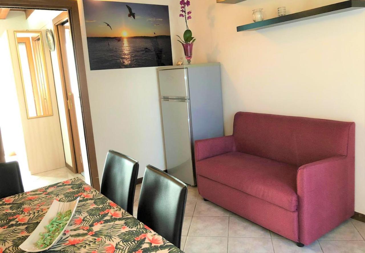 Oasi Di Paradiso - Comfy Private Apartment On Ground Floor With Terrace Desenzano del Garda Eksteriør billede
