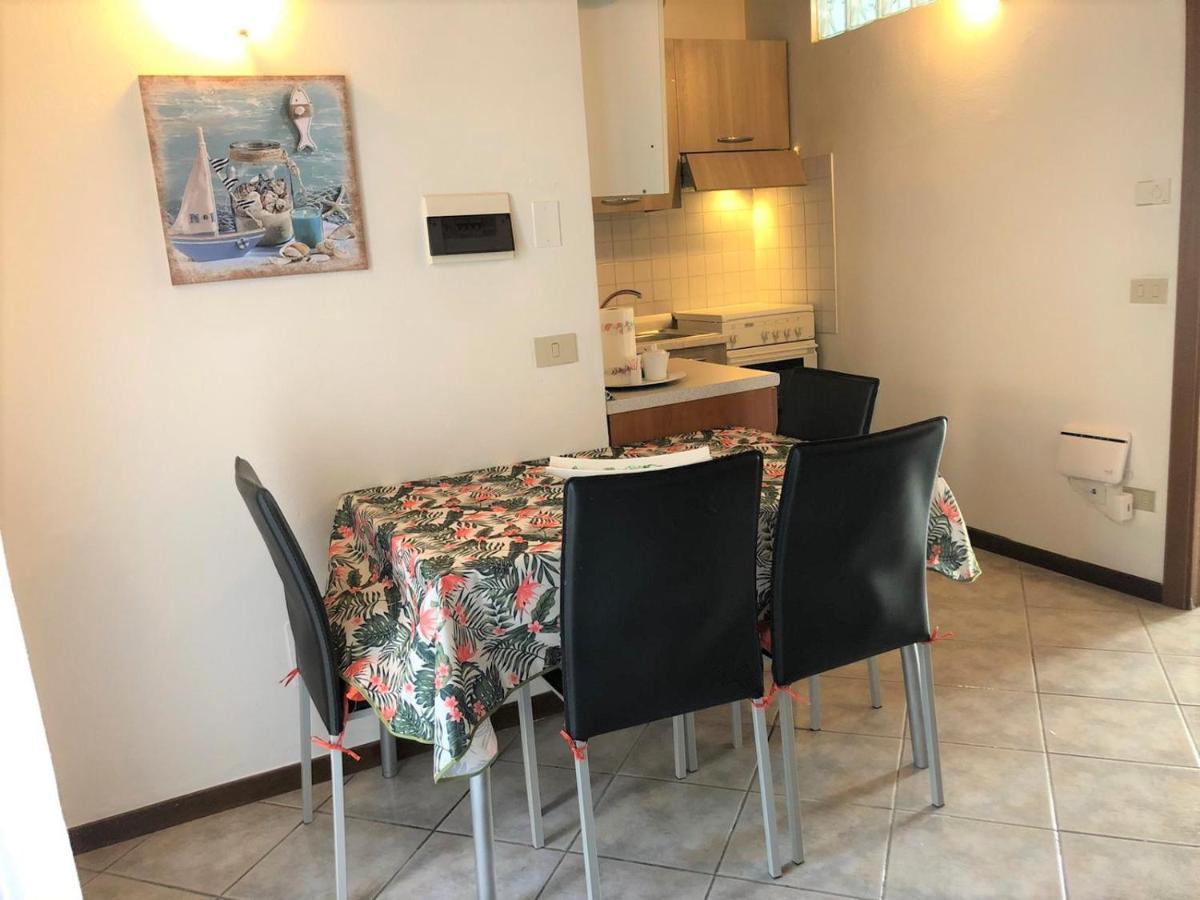 Oasi Di Paradiso - Comfy Private Apartment On Ground Floor With Terrace Desenzano del Garda Eksteriør billede