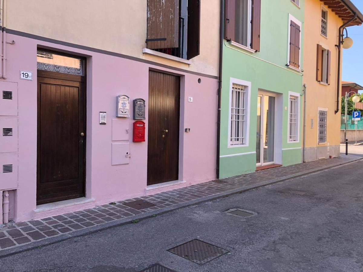 Oasi Di Paradiso - Comfy Private Apartment On Ground Floor With Terrace Desenzano del Garda Eksteriør billede